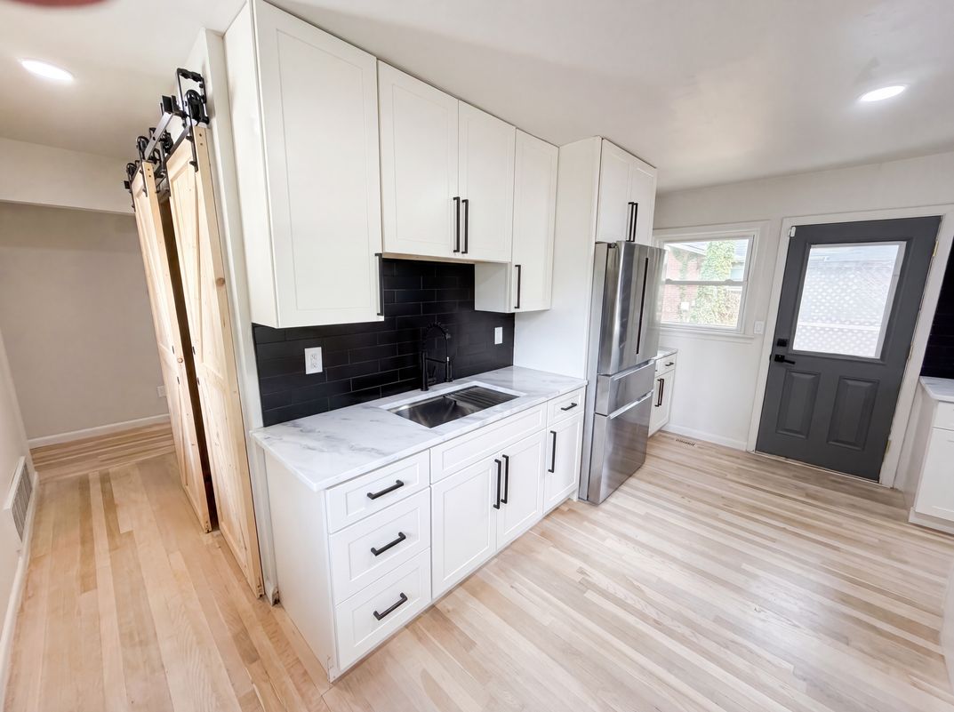 Photo 11 of 30 of 3807 Greenhill Dr, Atlanta, GA