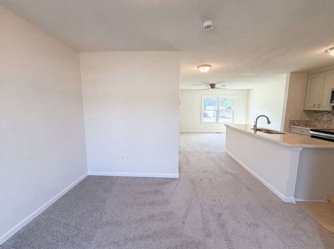 Photo 10 of 22 of 889 Salem Pointe Ln, Winston Salem, NC