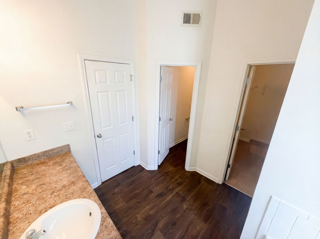 Photo 16 of 22 of 1630 Tigris Ct, Atlanta, GA