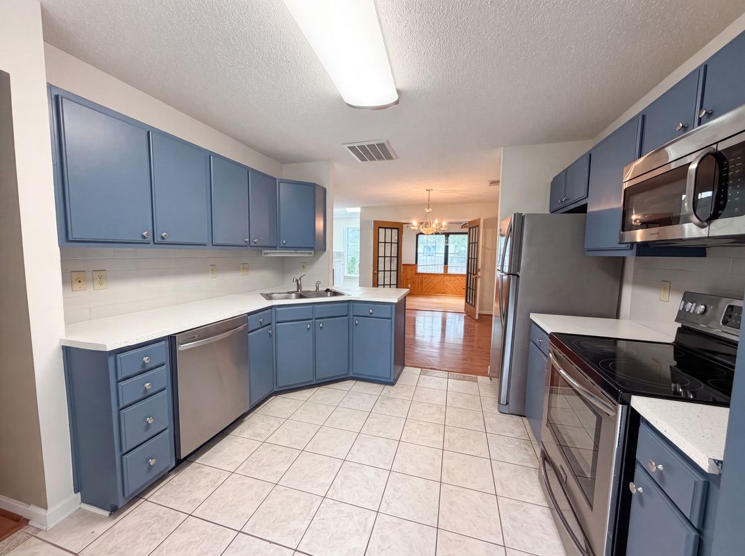 Photo 2 of 24 of 2054 Willowdale Ct, Mount Pleasant, SC