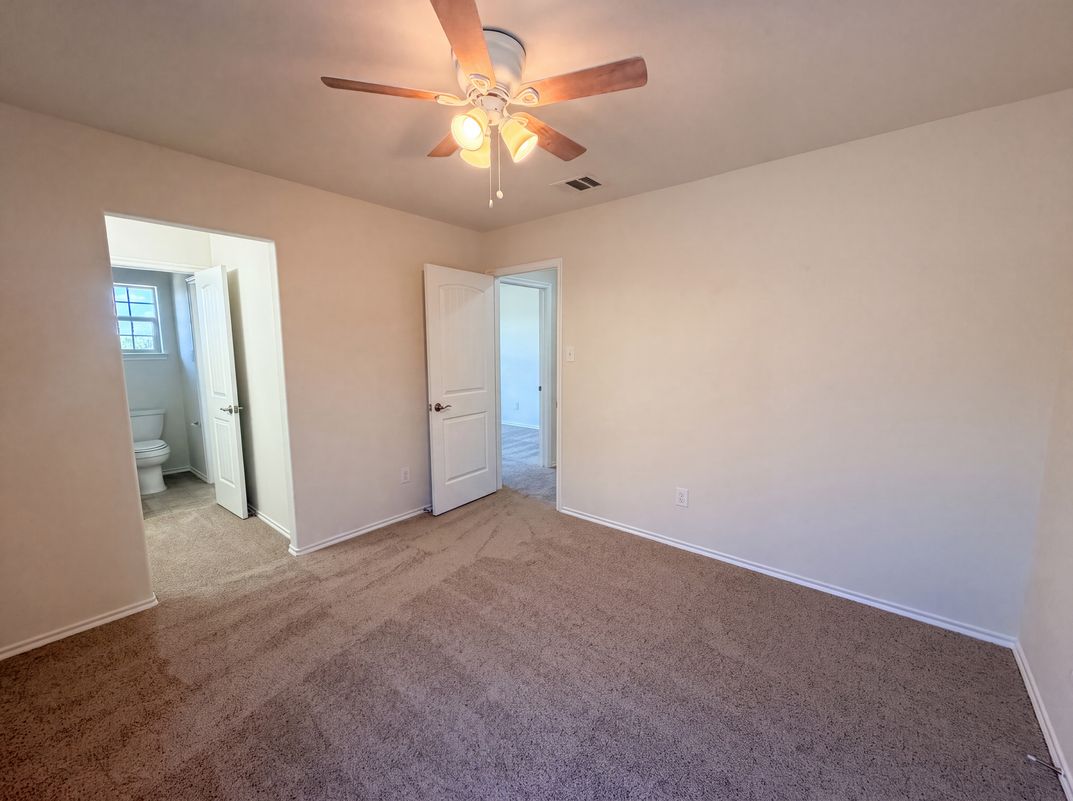 Photo 10 of 18 of 4038 Golden Rod Dr, Forney, TX
