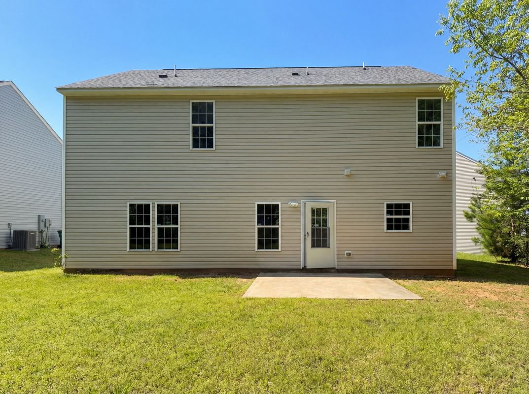 Photo 5 of 17 of 3705 Chancellorsville Ct, Raleigh, NC