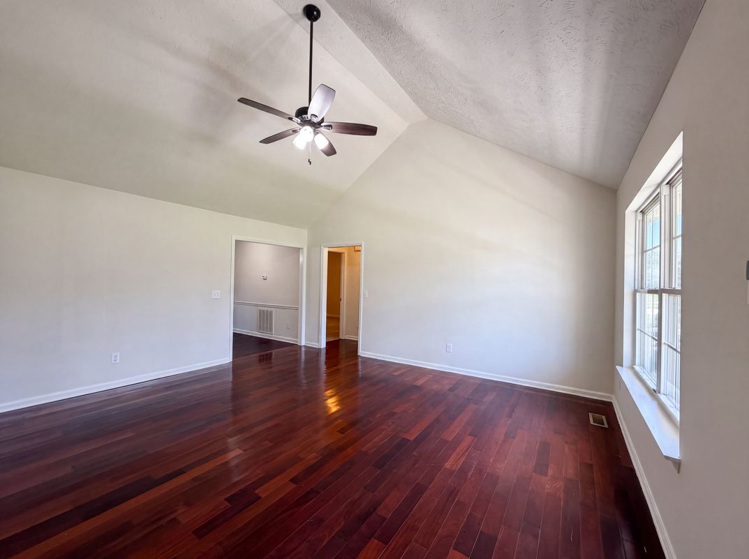 Photo 8 of 28 of 125 Ivanhoe Ct, Murfreesboro, TN