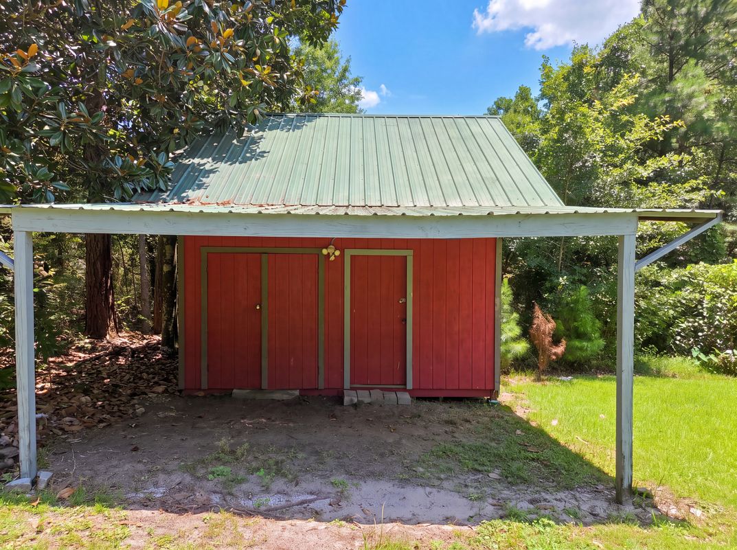 Photo 31 of 34 of 97 Walnut Ave, Defuniak Springs, FL