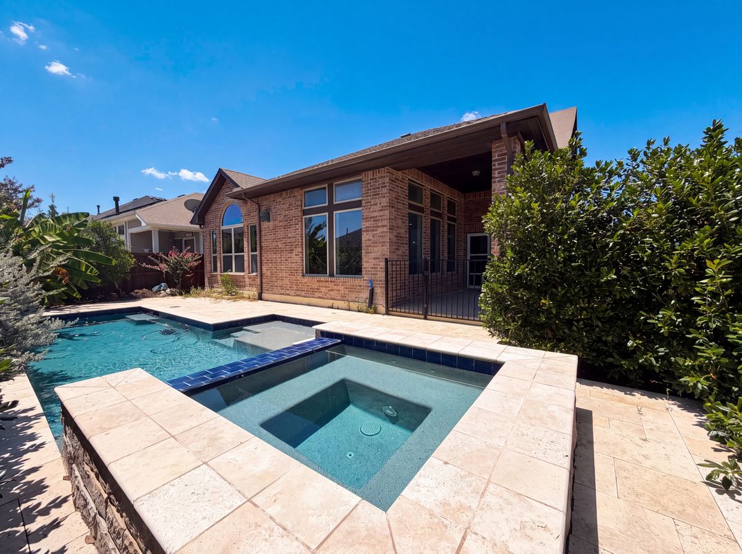 Photo 5 of 21 of 1901 Crested Ridge Rd, Aledo, TX