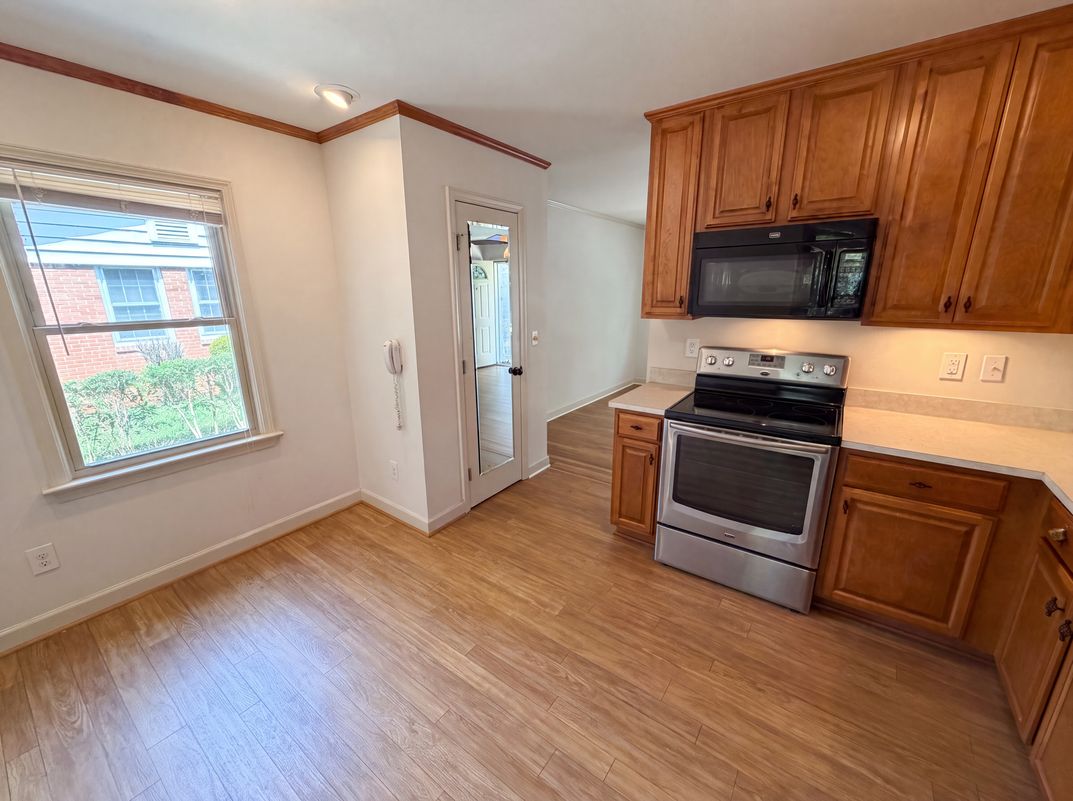 Photo 9 of 23 of 713 Ridgedale Ct, Charlotte, NC