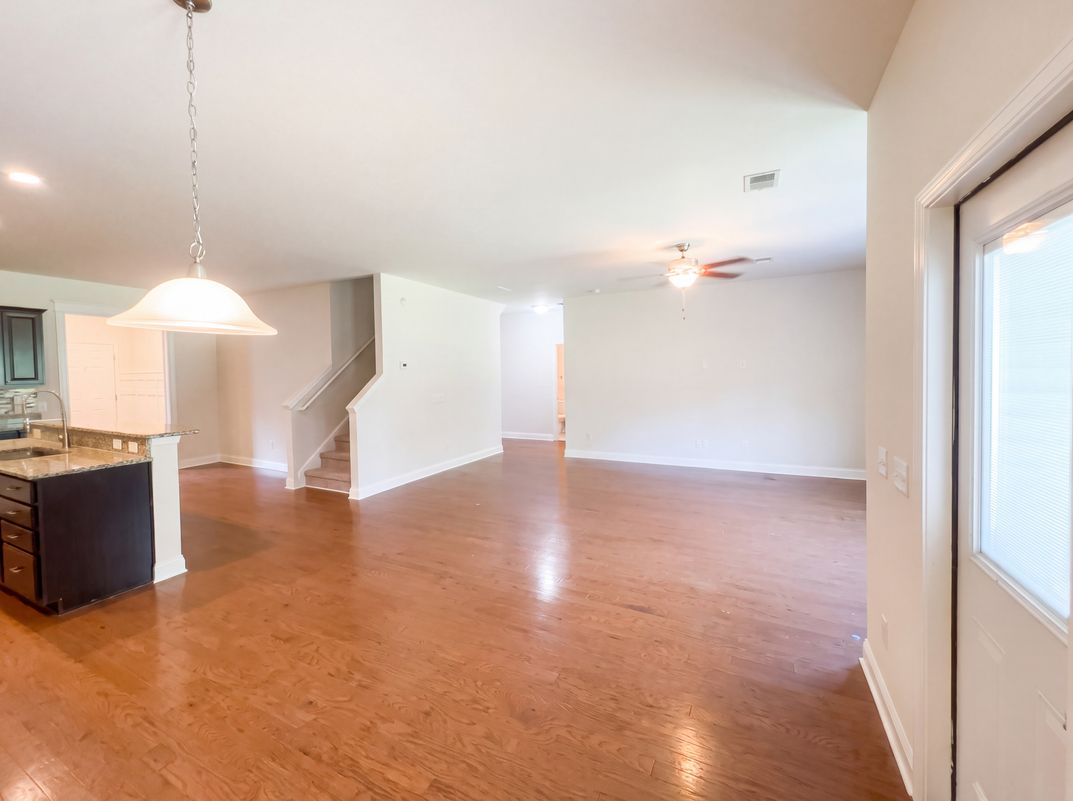 Photo 8 of 42 of 301 Decatur Dr, Summerville, SC