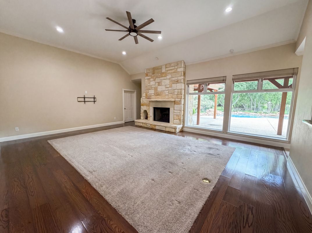 Property photo 3 of 1908 Fairway Ln