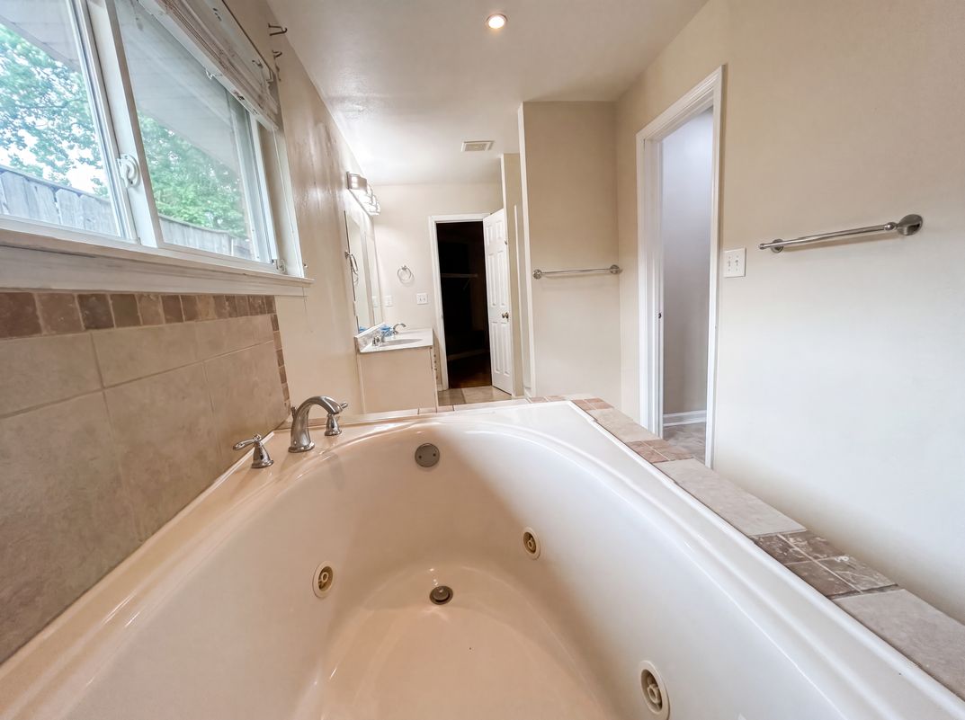 Photo 10 of 16 of 4719 Lurline St, New Orleans, LA