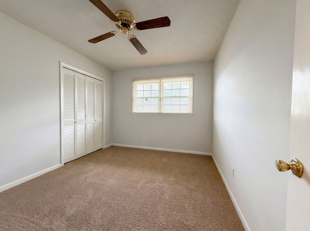 Photo 23 of 28 of 214 Cornell Dr, Warner Robins, GA