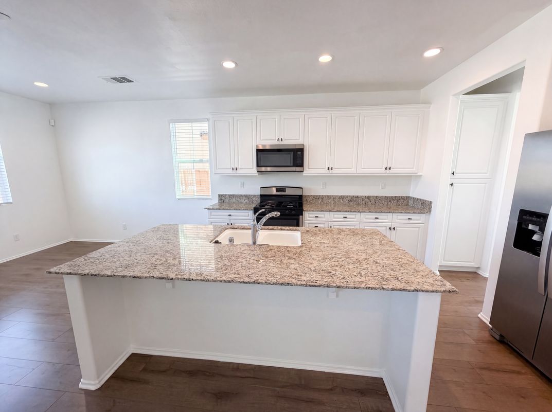 Property photo 2 of 15110 Paseo Verde Pl