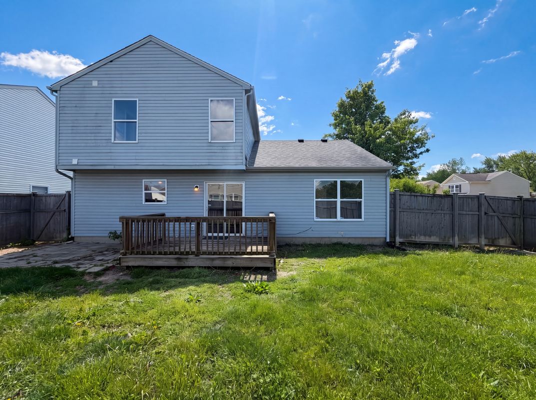 Photo 5 of 22 of 4322 Rhapsody Ln, Indianapolis, IN