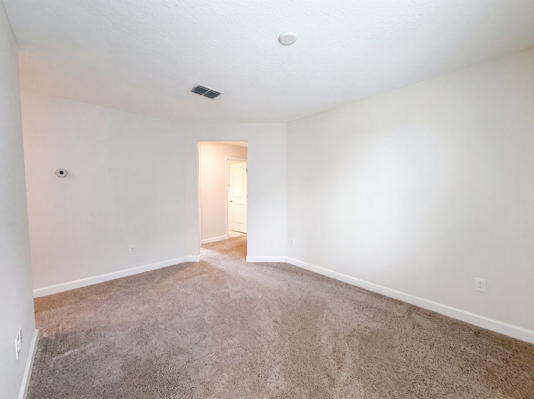 Photo 12 of 36 of 9709 Ivory Dr, Sun City Center, FL