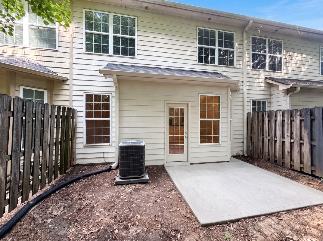 Photo 5 of 23 of 2111 Ferentz Trce, Norcross, GA