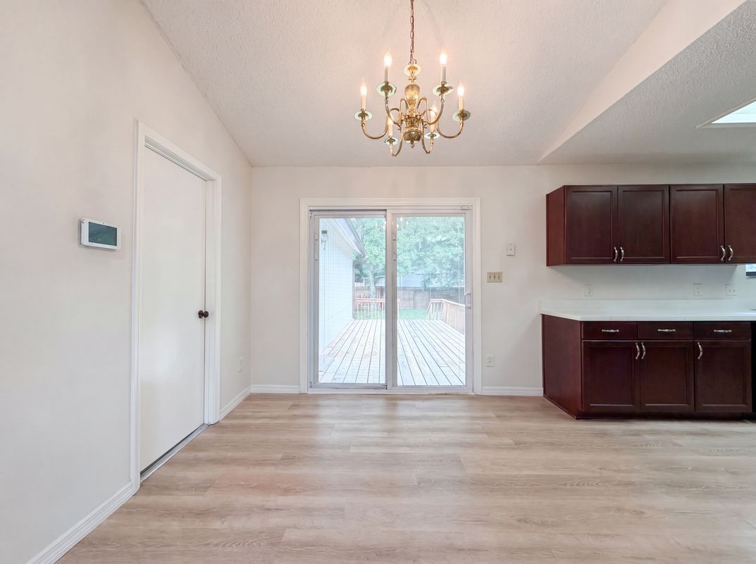 Photo 6 of 17 of 8510 McNeill Rd, Jacksonville, FL