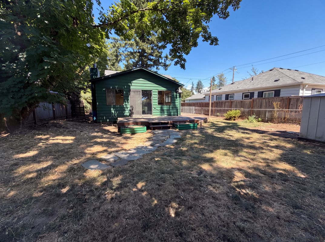 Photo 19 of 22 of 5926 SE Lexington St, Portland, OR