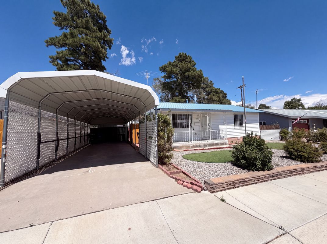 Photo 14 of 21 of 1758 39th St, Los Alamos, NM