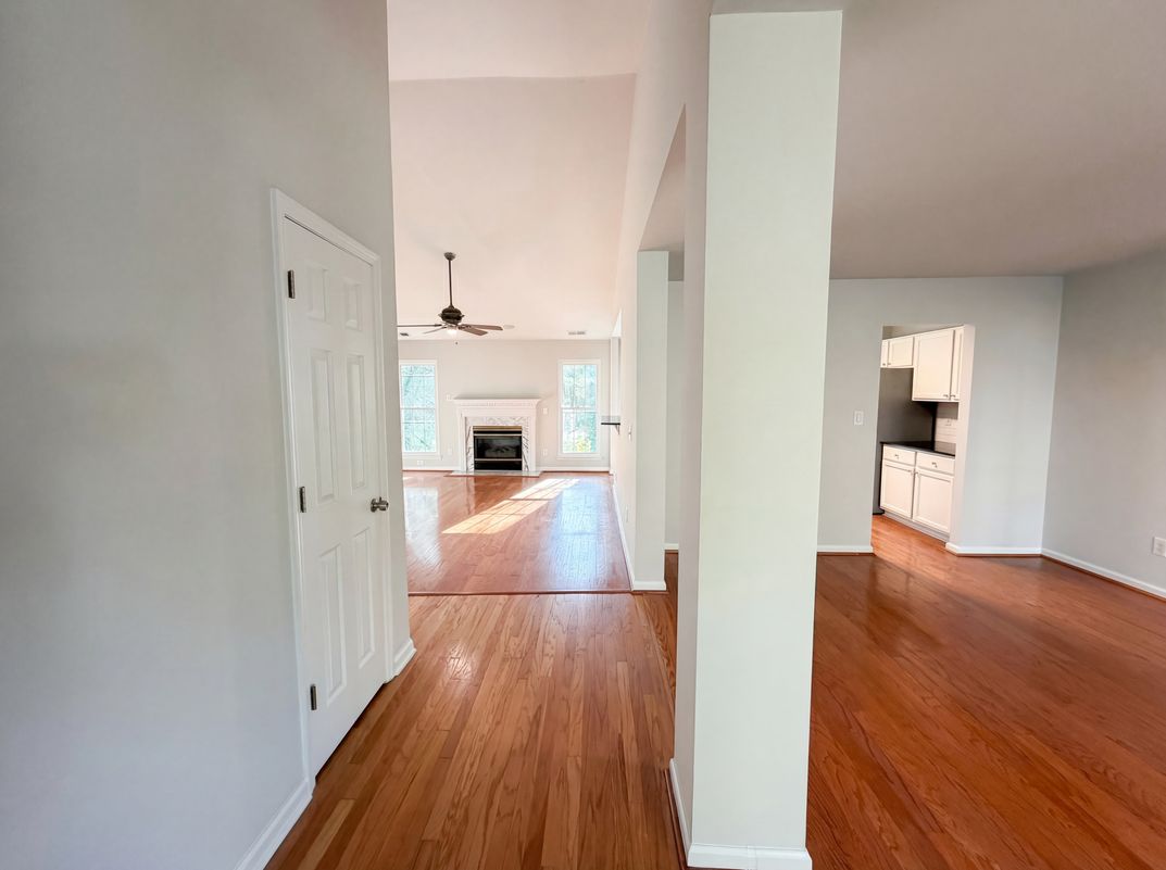 Photo 8 of 18 of 2416 Bayview Dr, Nashville, TN