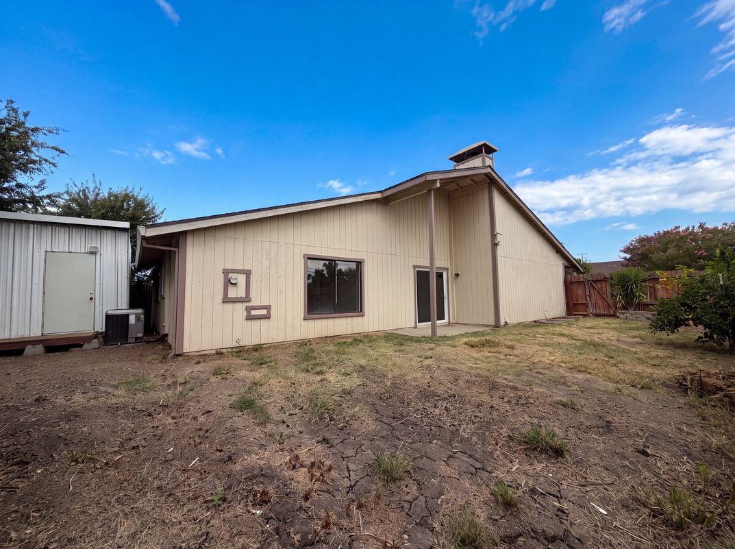 Photo 31 of 35 of 4248 Oberon Ave, North Highlands, CA