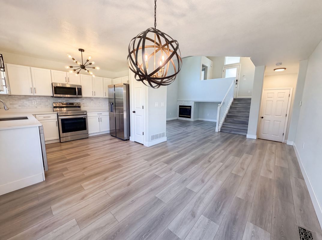 Photo 2 of 23 of 9379 W Ute Dr, Littleton, CO