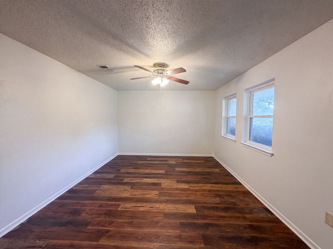 Photo 7 of 16 of 908 Laurie Ln, Copperas Cove, TX