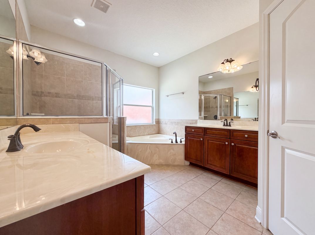 Photo 19 of 32 of 8331 Golden Bamboo Dr, Jacksonville, FL