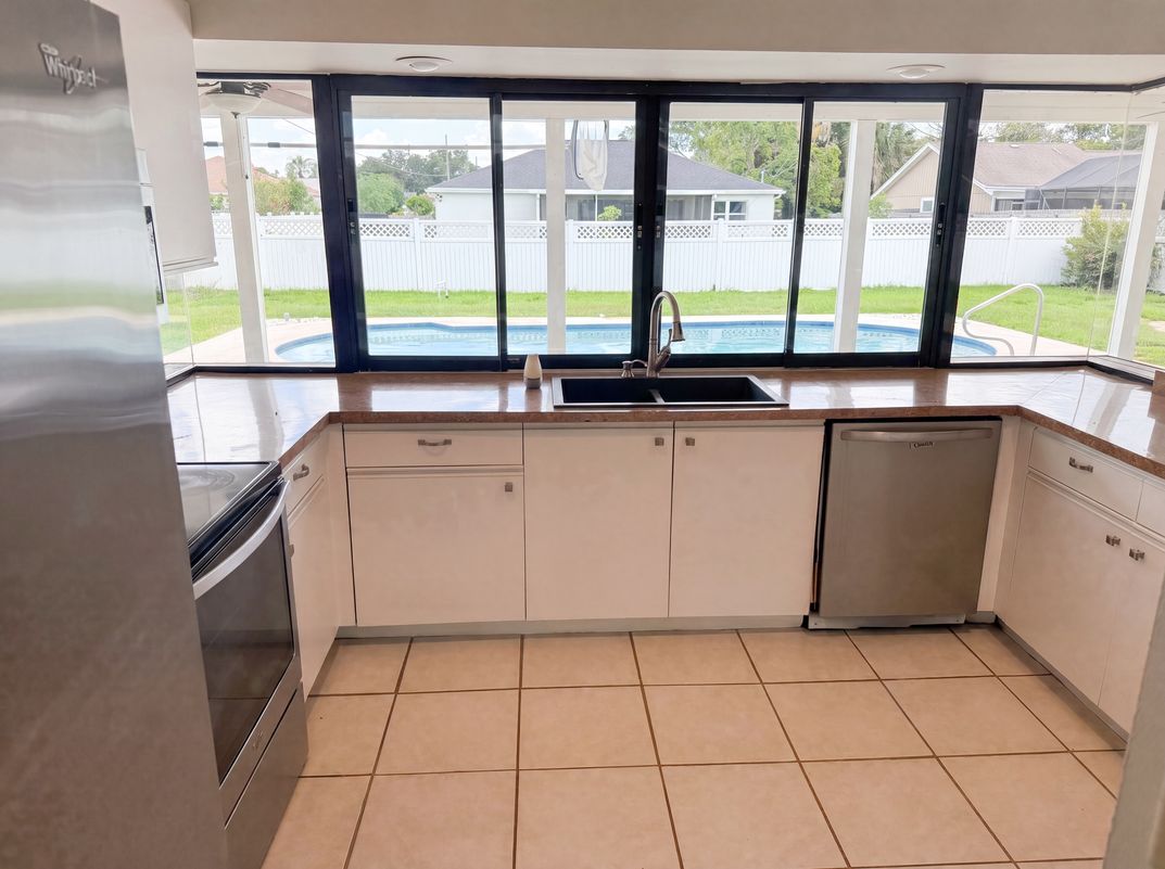 Photo 25 of 38 of 2305 SW Fern Cir, Port Saint Lucie, FL