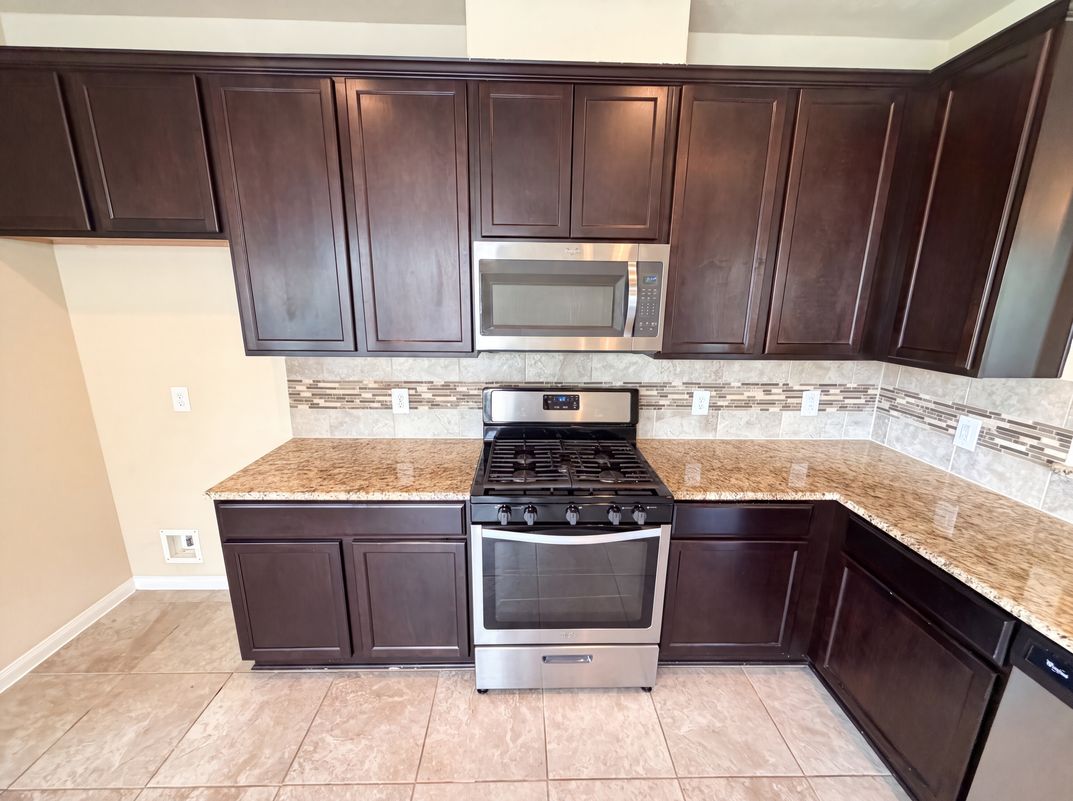 Photo 6 of 15 of 4807 Connor Dr, Baytown, TX