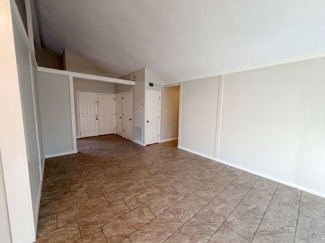 Photo 7 of 22 of 880 Fruitland Dr, Deltona, FL