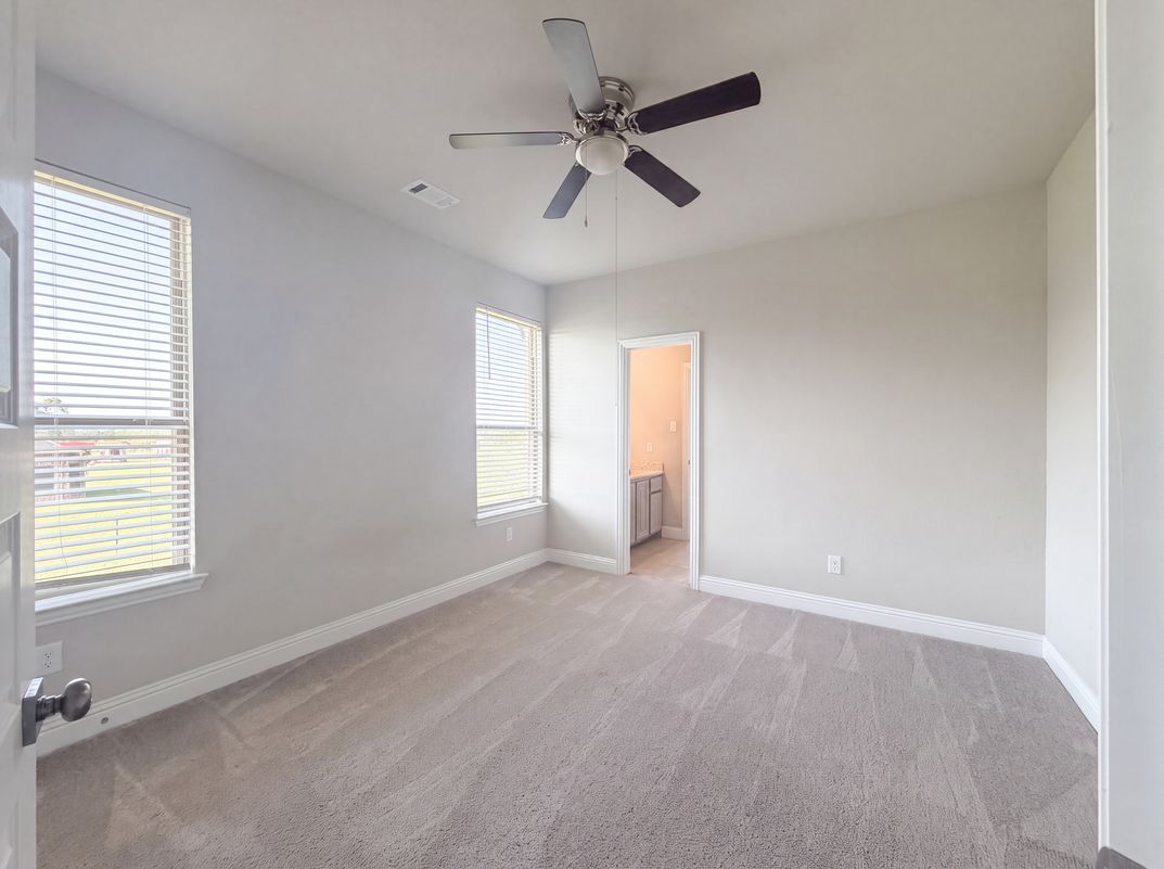Photo 13 of 46 of 1208 Redbud St, Howe, TX