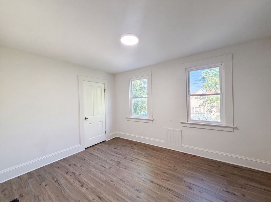 Photo 9 of 22 of 415 N 4th St, Saint Charles, MO