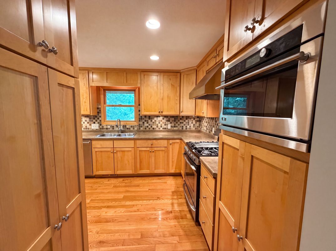 Photo 8 of 27 of 5243 Latta St, Saint Paul, MN