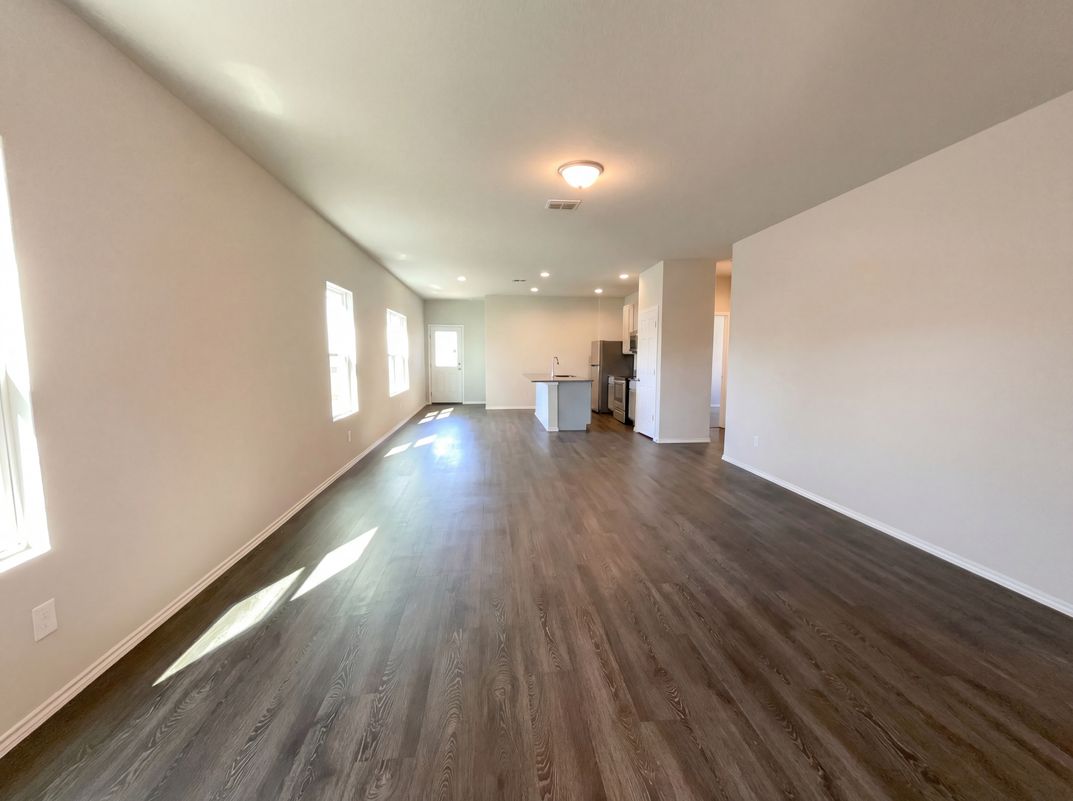 Photo 7 of 17 of 431 Pleasanton Way, San Antonio, TX