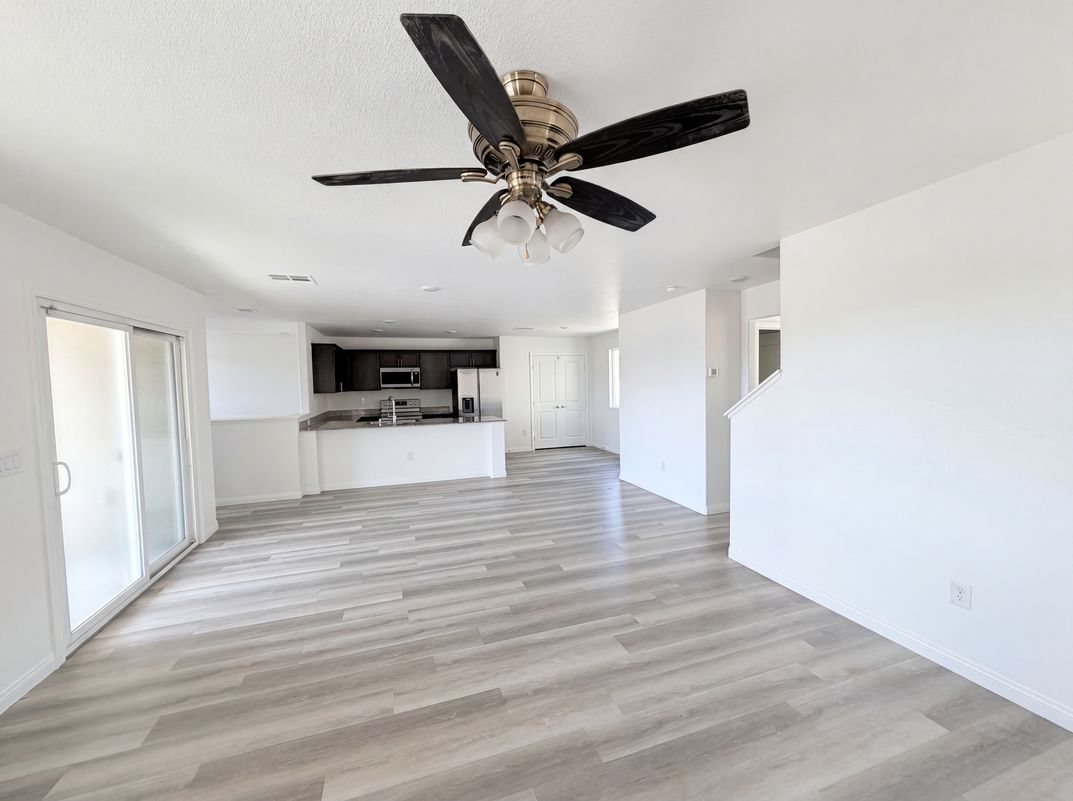 Photo 6 of 41 of 6875 Crimson Shadow St, North Las Vegas, NV