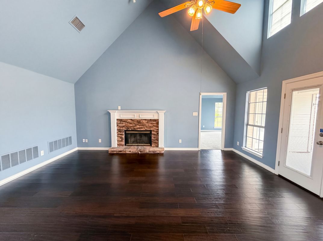 Photo 3 of 22 of 4014 Ovilla Rd, Waxahachie, TX
