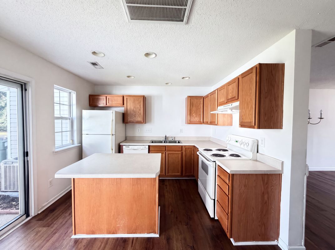 Photo 7 of 18 of 14205 Tranters Creek Ln, Charlotte, NC