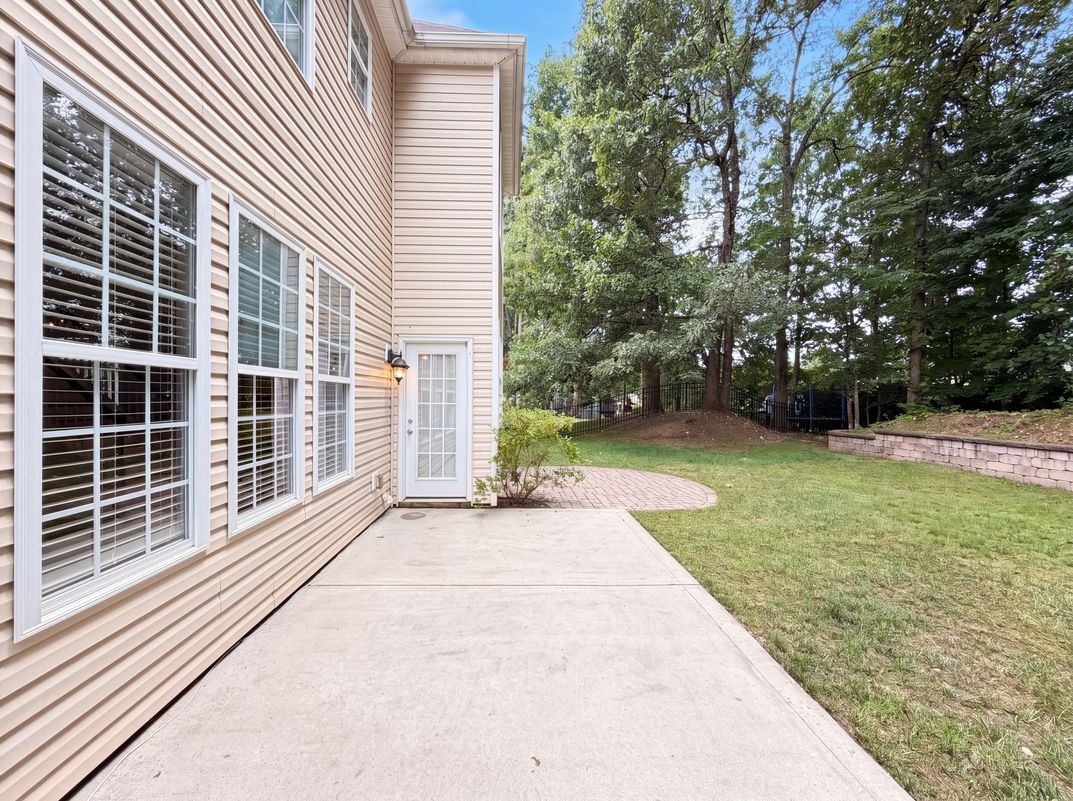 Photo 18 of 22 of 12312 Chesley Dr, Charlotte, NC