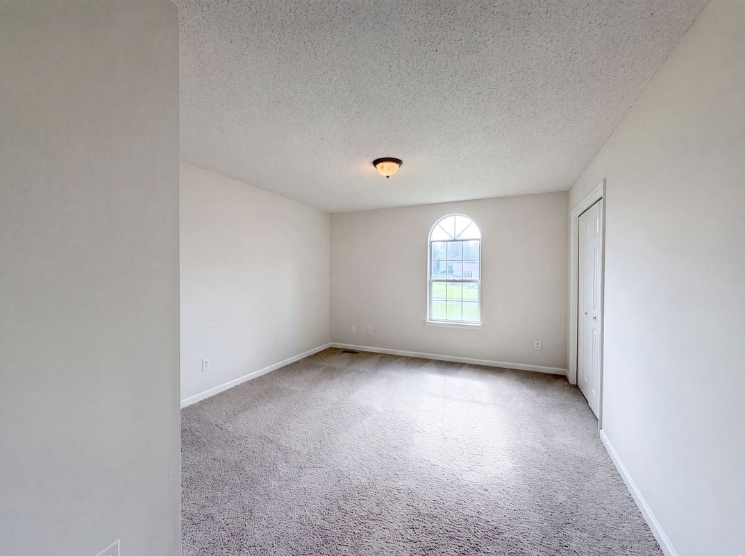 Photo 12 of 22 of 1112 Claire Dr, Spring Hill, TN