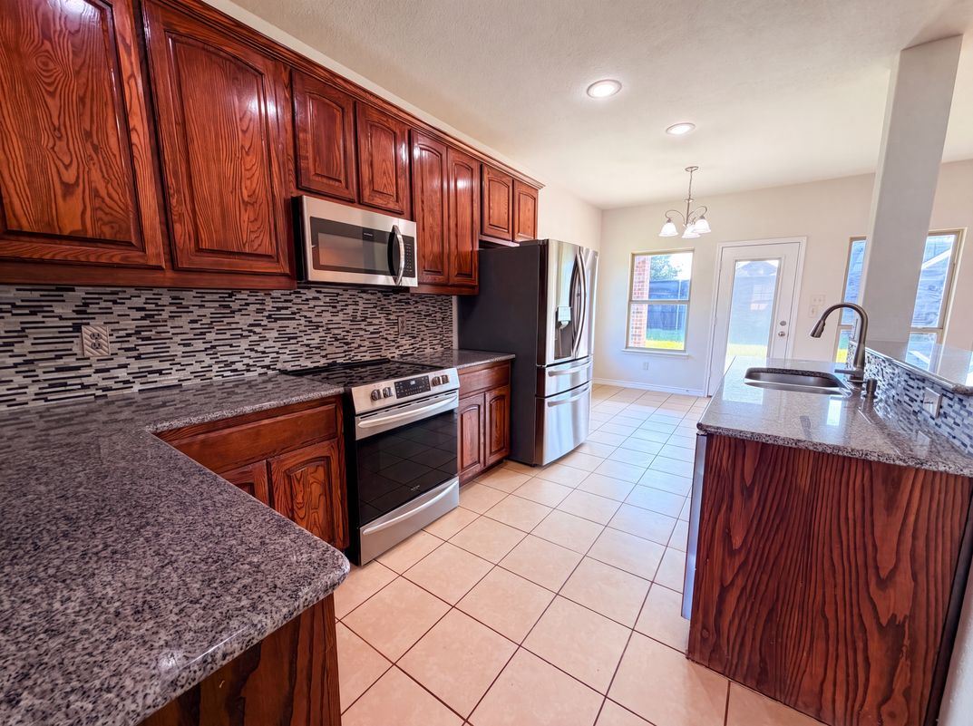 Property photo 2 of 1217 Maverick Ln