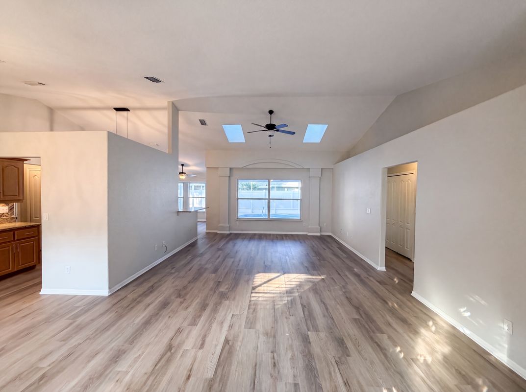 Photo 3 of 19 of 431 Harbour Lights Dr, Ormond Beach, FL