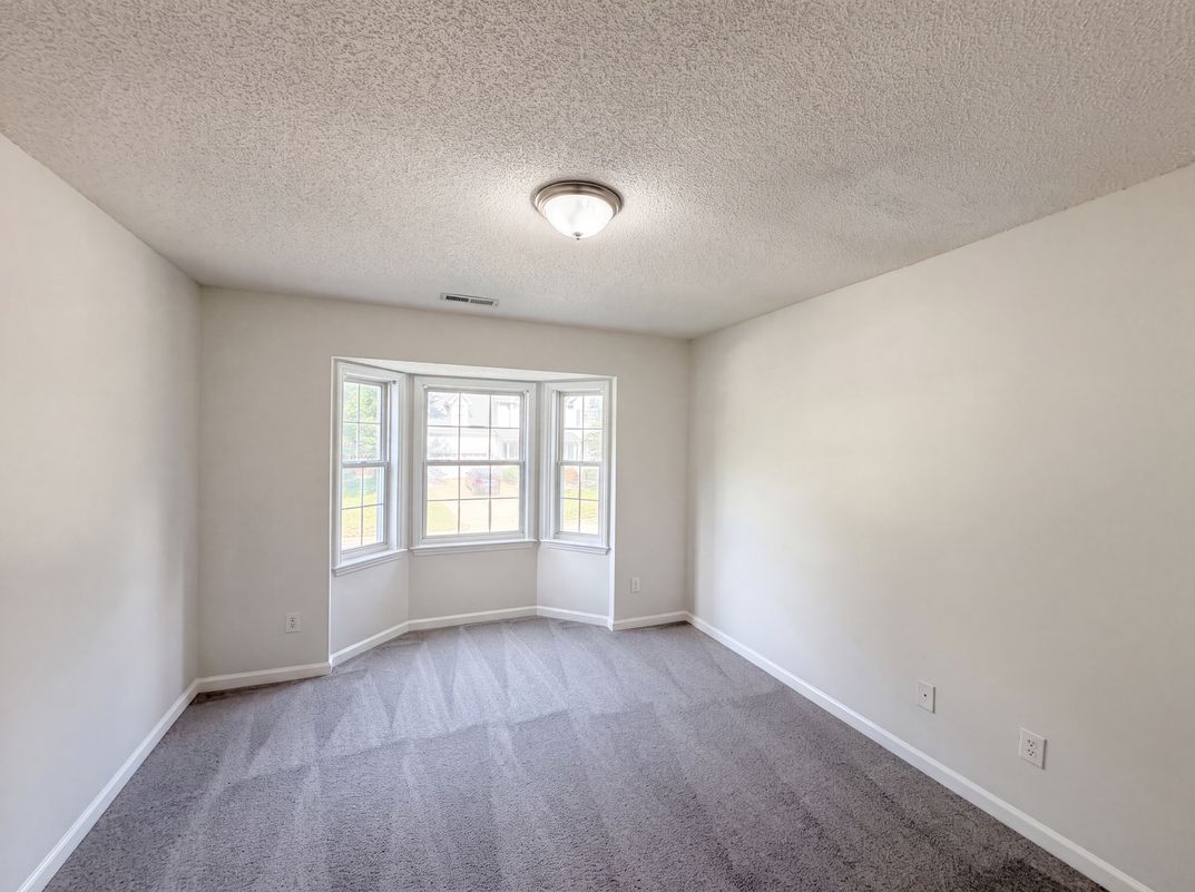 Photo 9 of 17 of 6113 Remington Lake Dr, Raleigh, NC