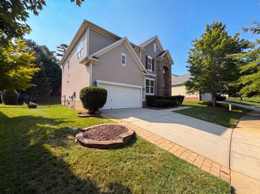 Photo 23 of 28 of 1139 Donelea Ln NW, Concord, NC