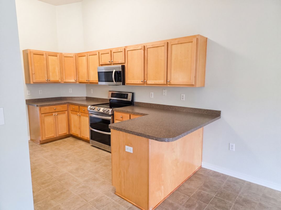 Photo 2 of 19 of 9564 Pouder Ln, Navarre, FL