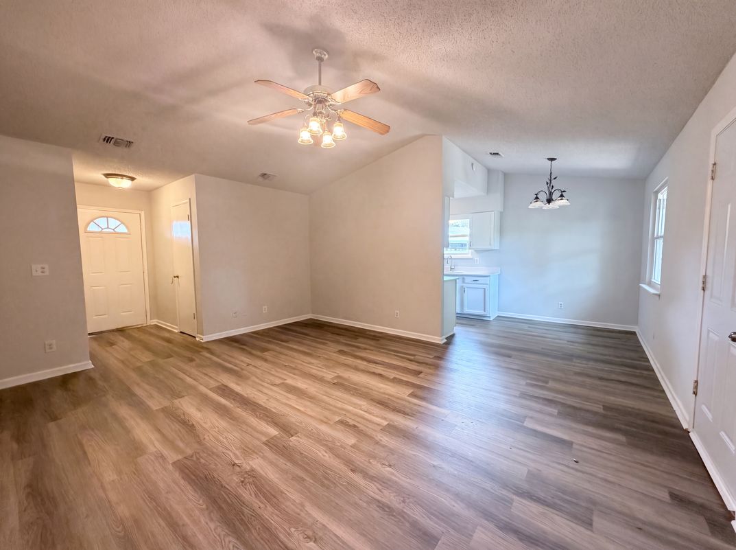 Property photo 3 of 1832 Blarney Cir