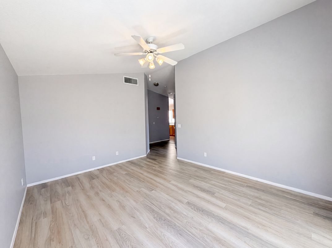 Photo 11 of 33 of 9121 Indian Breeze Dr, Las Vegas, NV