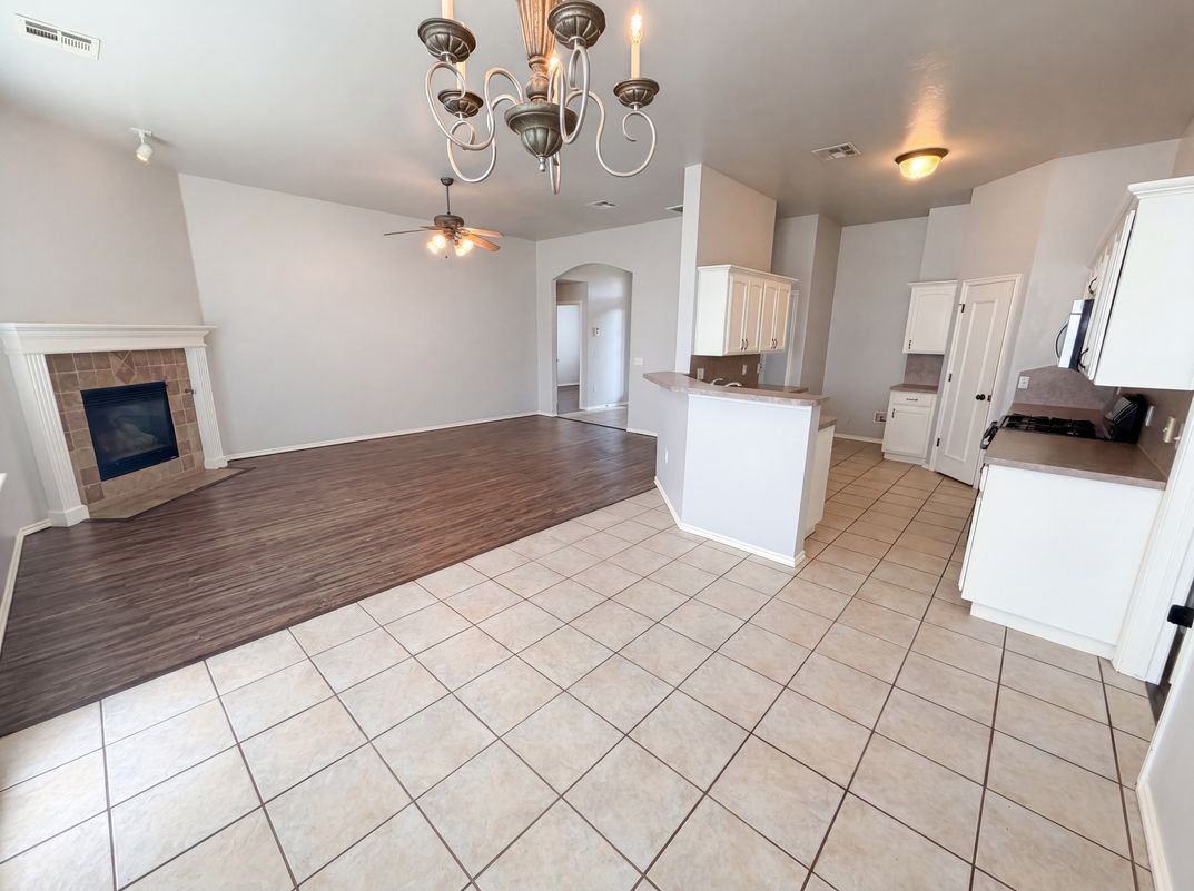 Photo 9 of 16 of 613 Applewood St, Moore, OK