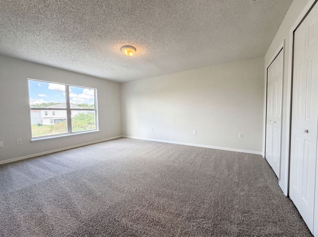 Photo 16 of 26 of 2158 Willesdon Dr W, Jacksonville, FL