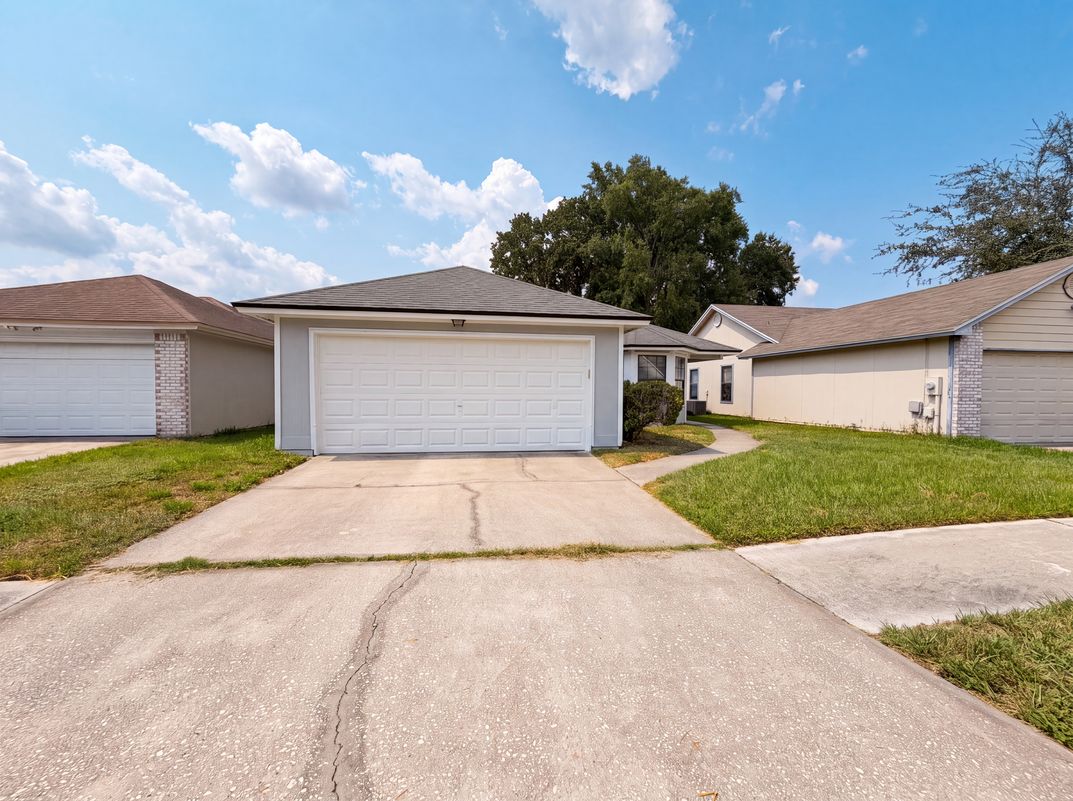 Photo 15 of 17 of 1708 Ashwood Cir, Middleburg, FL