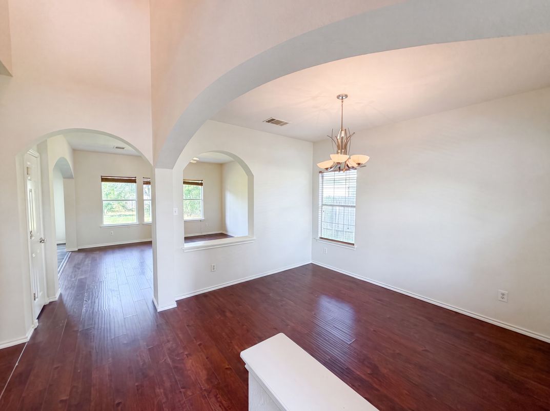 Photo 7 of 20 of 206 Almquist St, Hutto, TX
