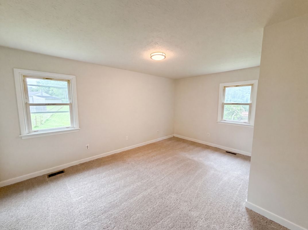 Photo 11 of 17 of 7397 Shady Grove Rd, Mechanicsville, VA